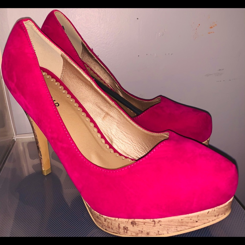 Torrid suede like hot pink heel with cork like bottom size 11 new